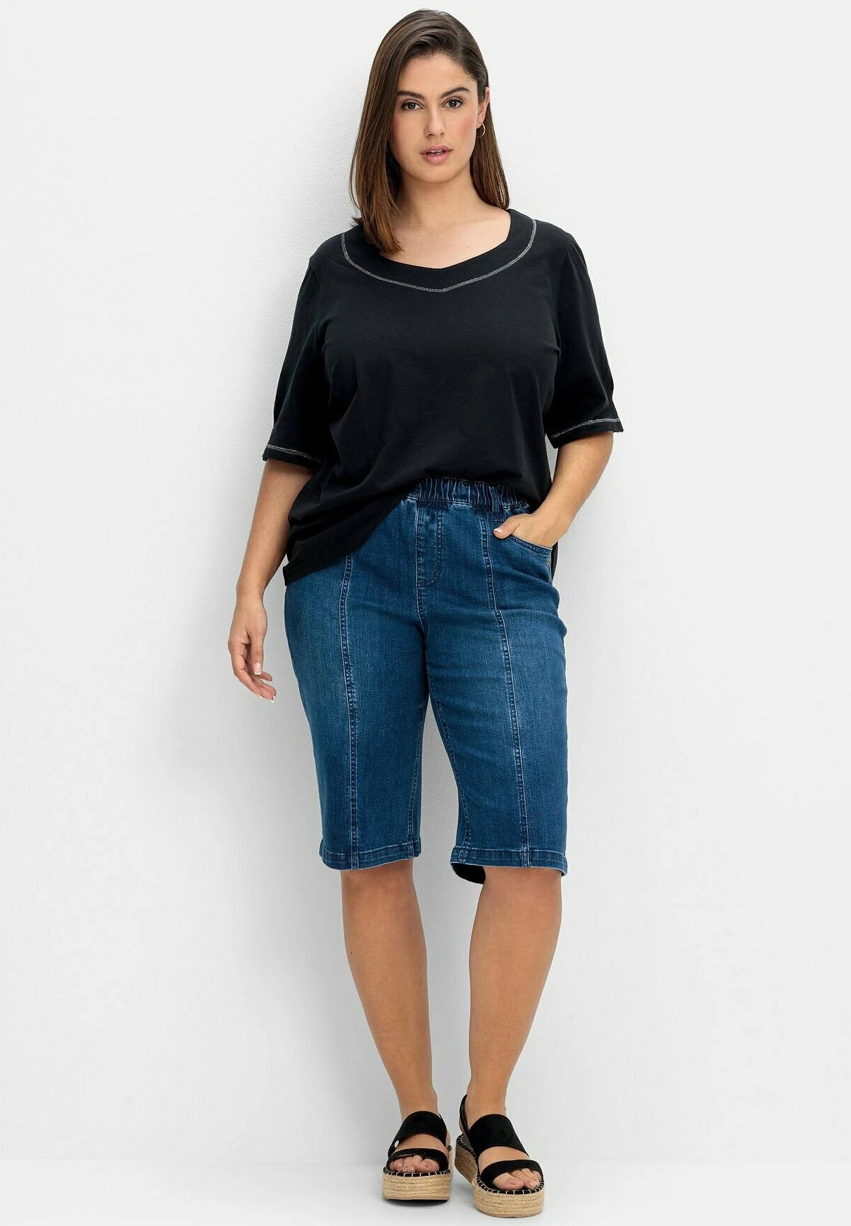 Sheego Bermudas - Shorts Vaqueros - Blue Denim 2 Sheego Bermudas - Shorts Vaqueros - Blue Denim - Imagen 2