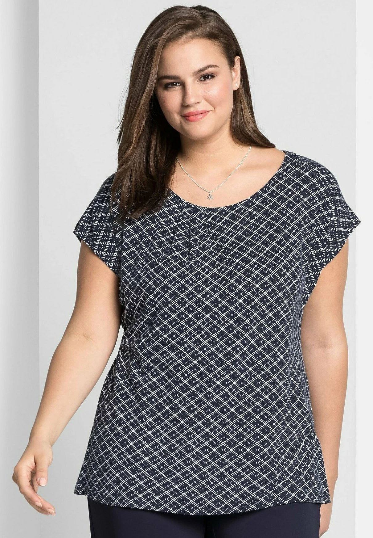 Sheego Blusa - Marine Bedruckt 1 Sheego Blusa - Marine Bedruckt