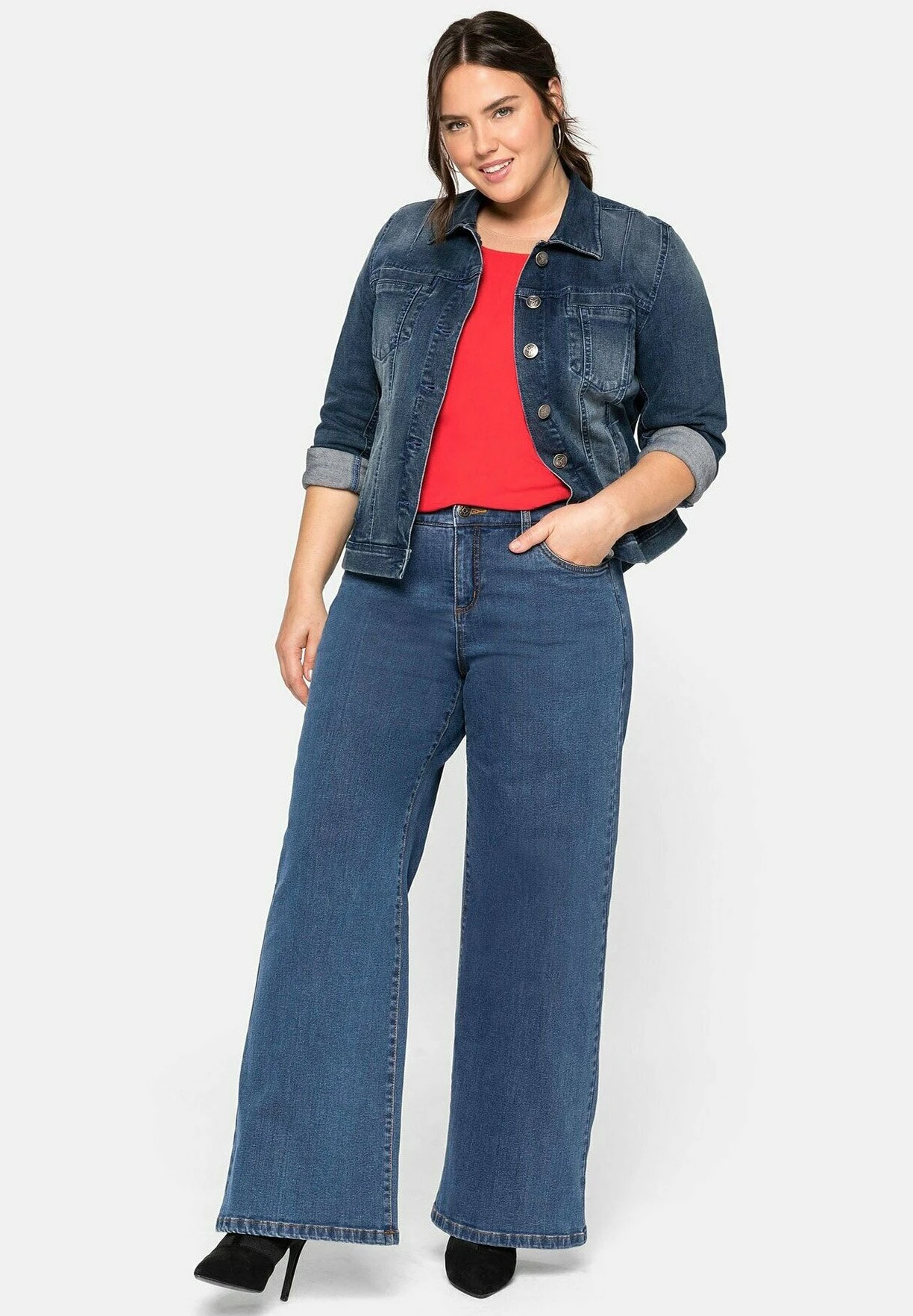 Sheego Chaqueta Vaquera - Blue Denim 2 Sheego Chaqueta Vaquera - Blue Denim - Imagen 2