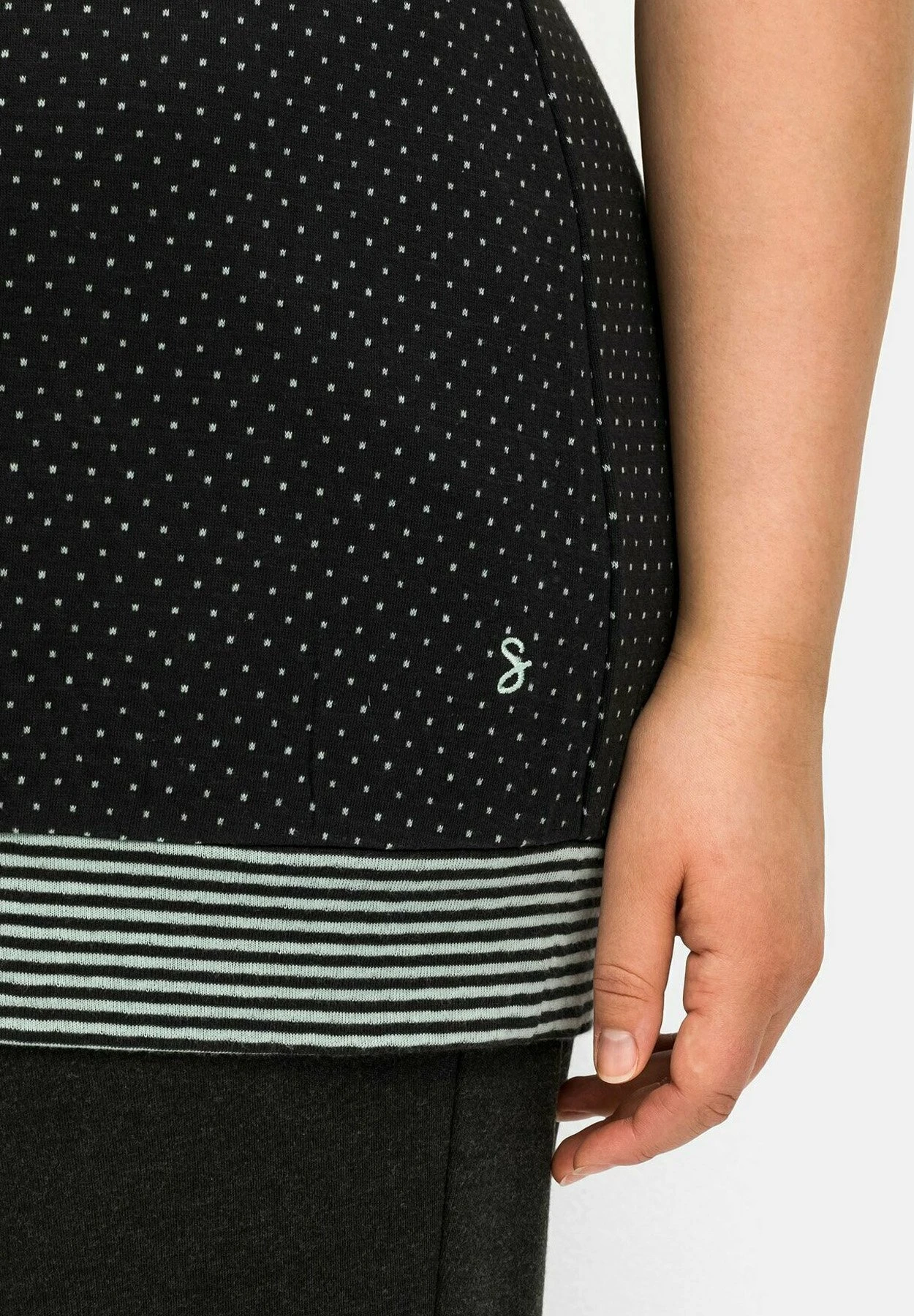 Sheego Camiseta Estampada - Anthrazit Gemustert 3 Sheego Camiseta Estampada - Anthrazit Gemustert - Imagen 3