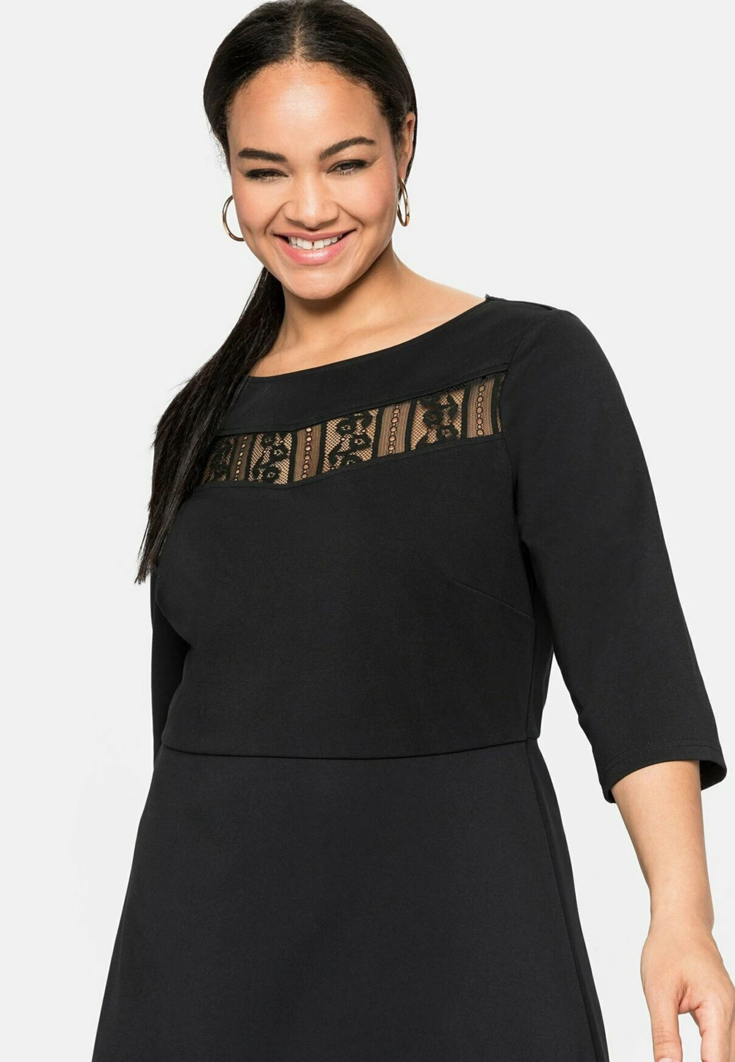 Sheego Vestido De Cóctel - Schwarz 3 Sheego Vestido De Cóctel - Schwarz - Imagen 3