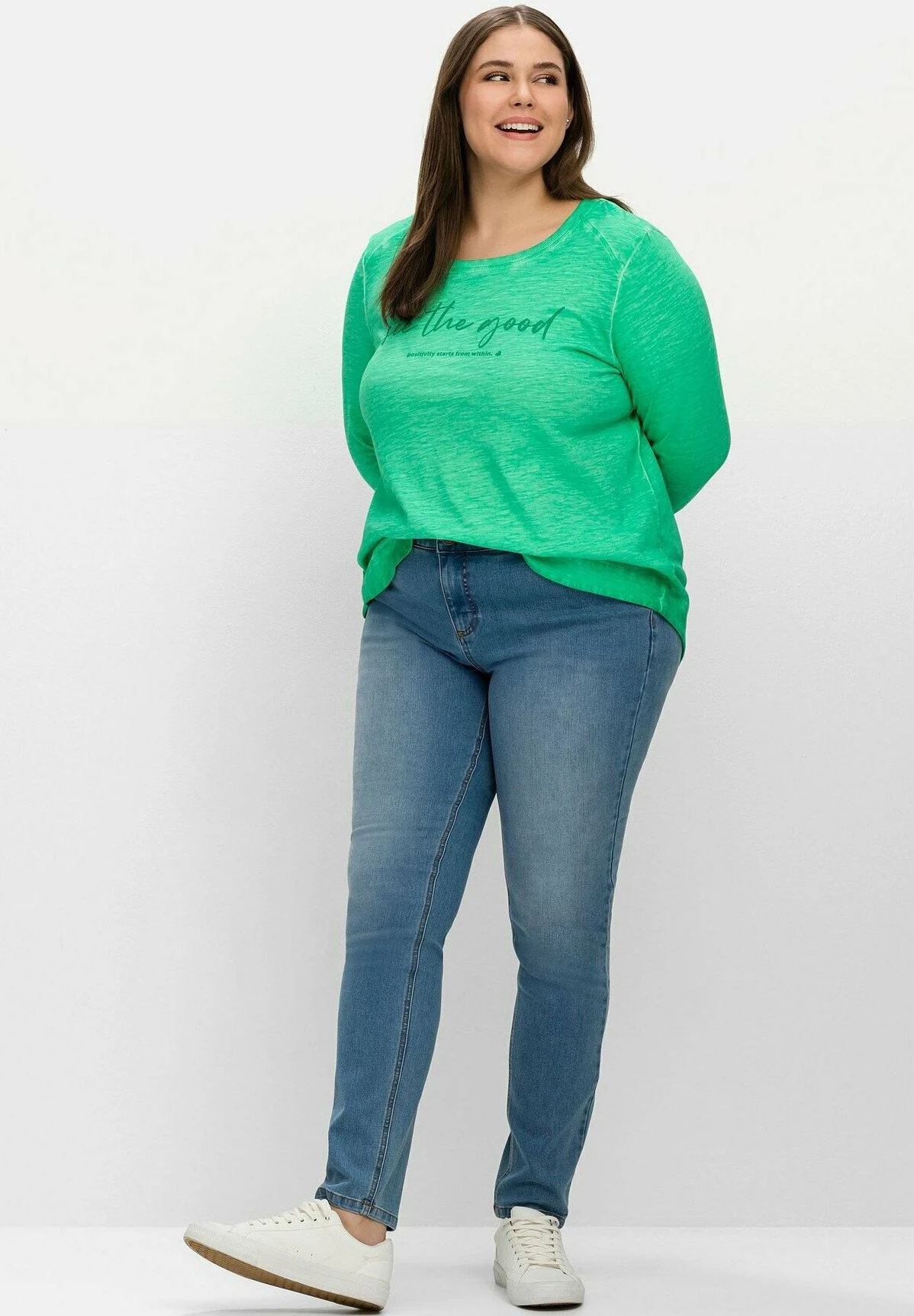 Sheego Camiseta De Manga Larga - Blattgrün 2 Sheego Camiseta De Manga Larga - Blattgrün - Imagen 2