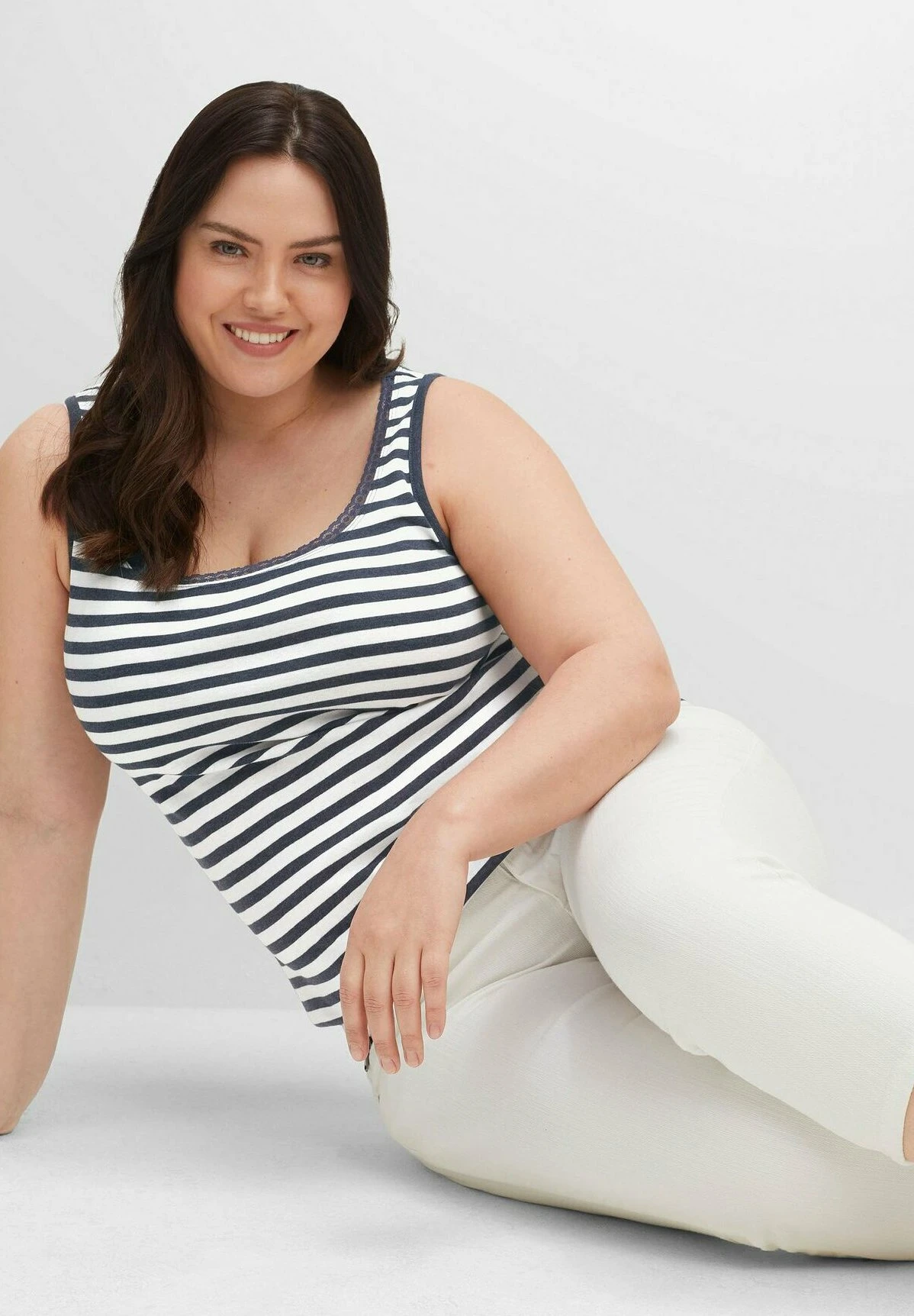 Sheego 2 Pack - Top - Marine/Indigo/Meliert Weiß 4 Sheego 2 Pack - Top - Marine/Indigo/Meliert Weiß - Imagen 4