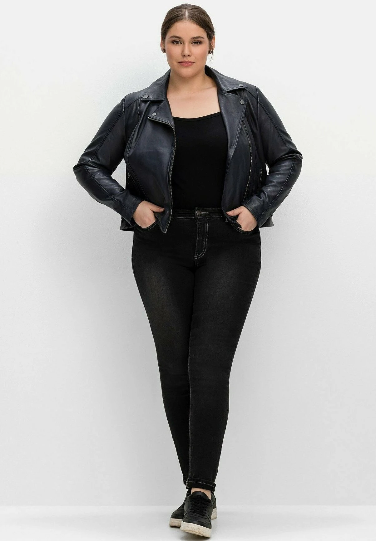 Sheego Chaqueta De Cuero - Nachtblau 1 Sheego Chaqueta De Cuero - Nachtblau