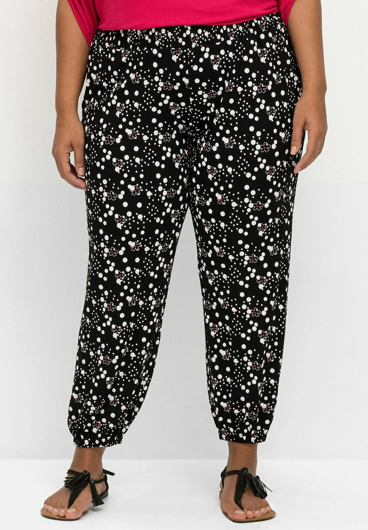 Sheego Strand - Pantalones Deportivos - Schwarz Gepunktet 1 Sheego Strand - Pantalones Deportivos - Schwarz Gepunktet