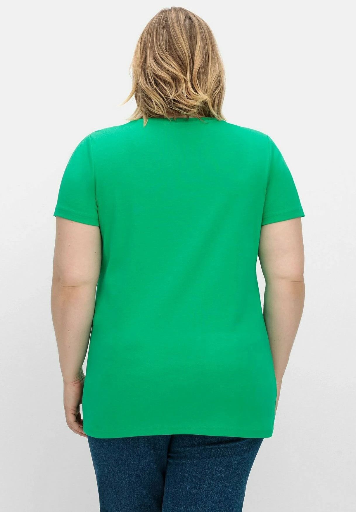 Sheego Camiseta Básica - Blattgrün 3 Sheego Camiseta Básica - Blattgrün - Imagen 3