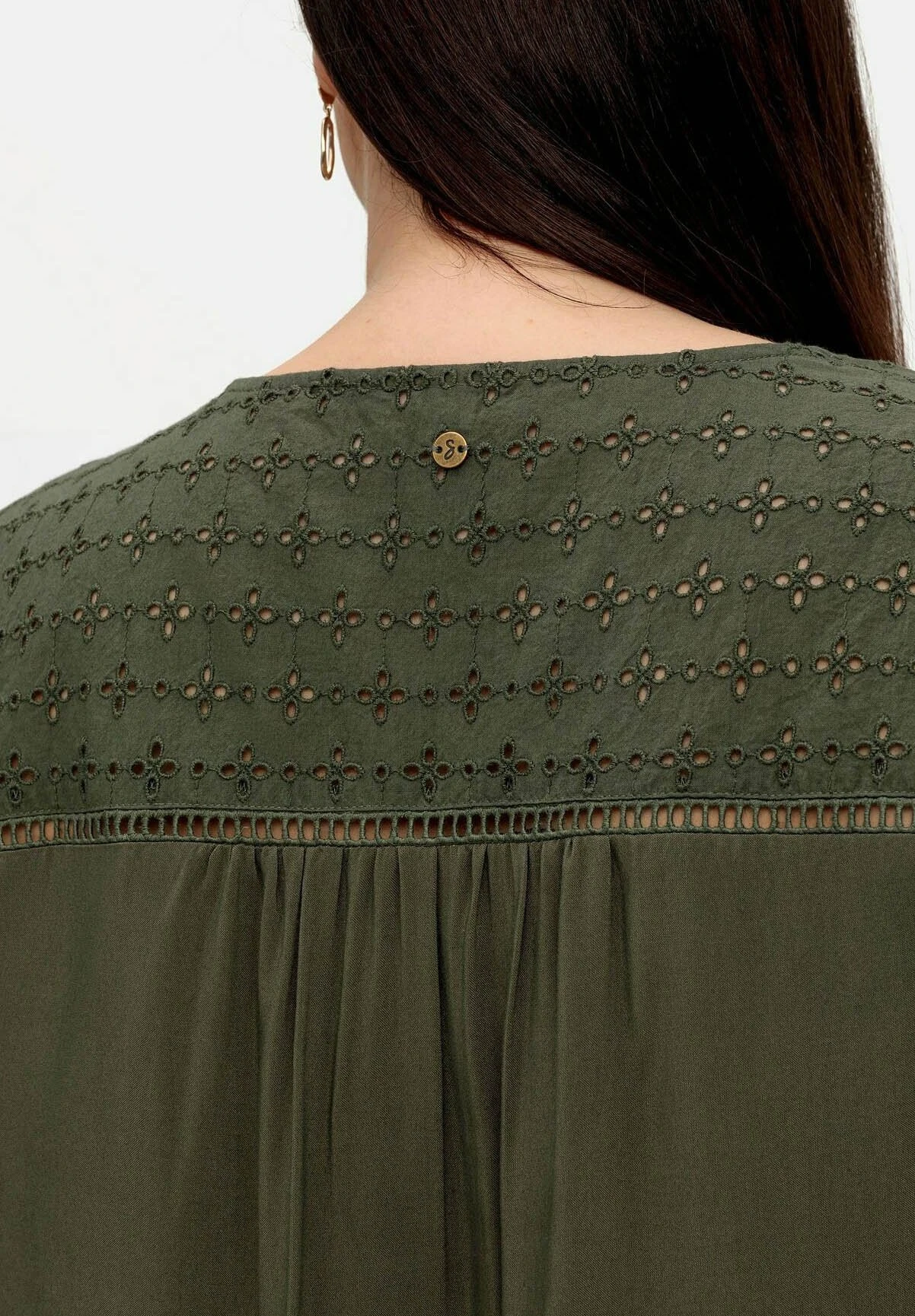 Sheego Blusa - Dunkeloliv 4 Sheego Blusa - Dunkeloliv - Imagen 4