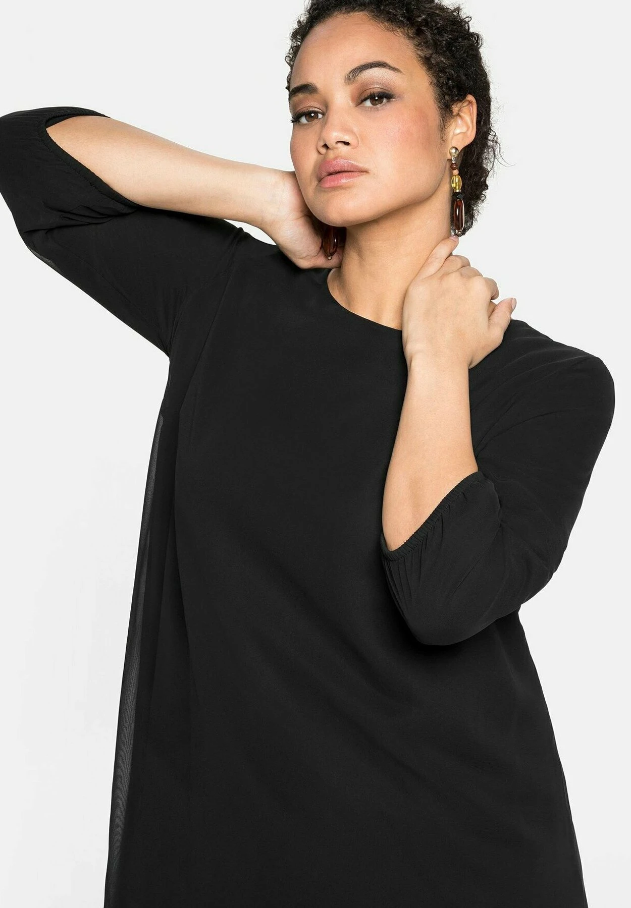 Sheego Vestido Informal - Schwarz 4 Sheego Vestido Informal - Schwarz - Imagen 4