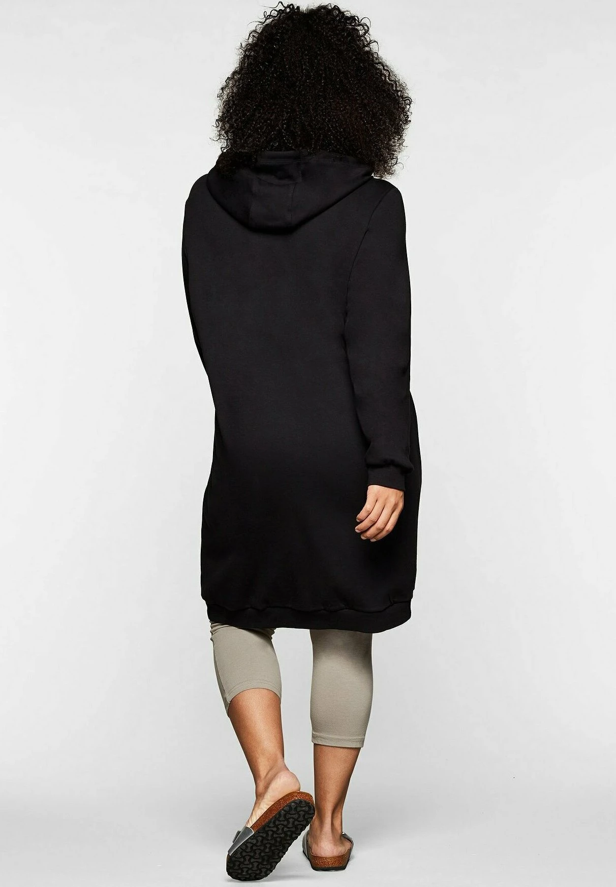 Sheego Vestido Informal - Schwarz 3 Sheego Vestido Informal - Schwarz - Imagen 3