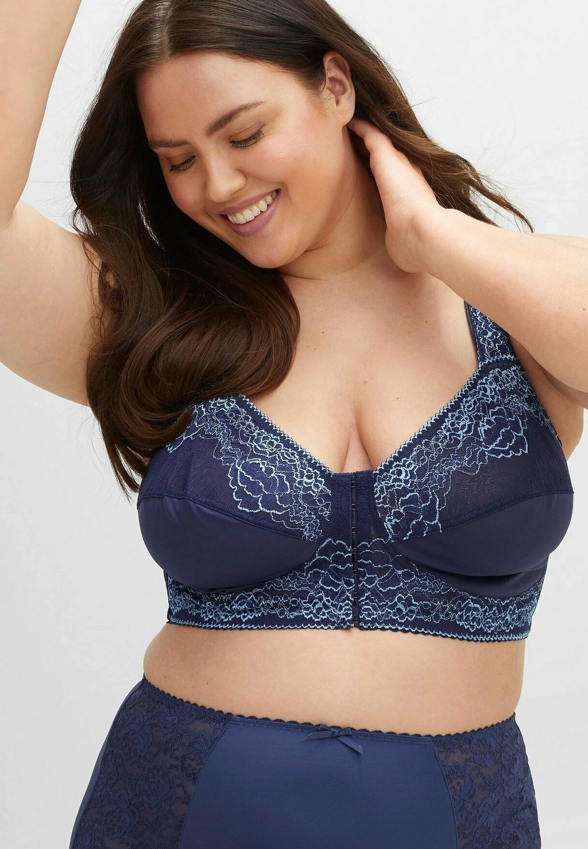 Sheego Bh - Sujetador Balconette - Dunkelblau 4 Sheego Bh - Sujetador Balconette - Dunkelblau - Imagen 4