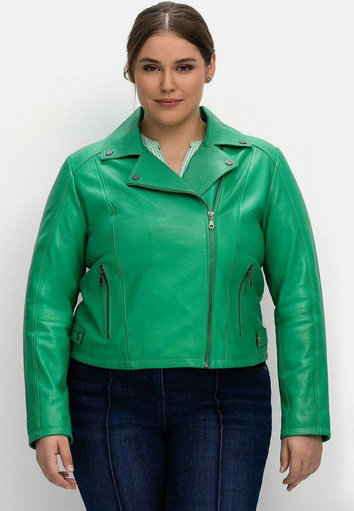 Sheego Chaqueta De Cuero - Blattgrün 1 Sheego Chaqueta De Cuero - Blattgrün