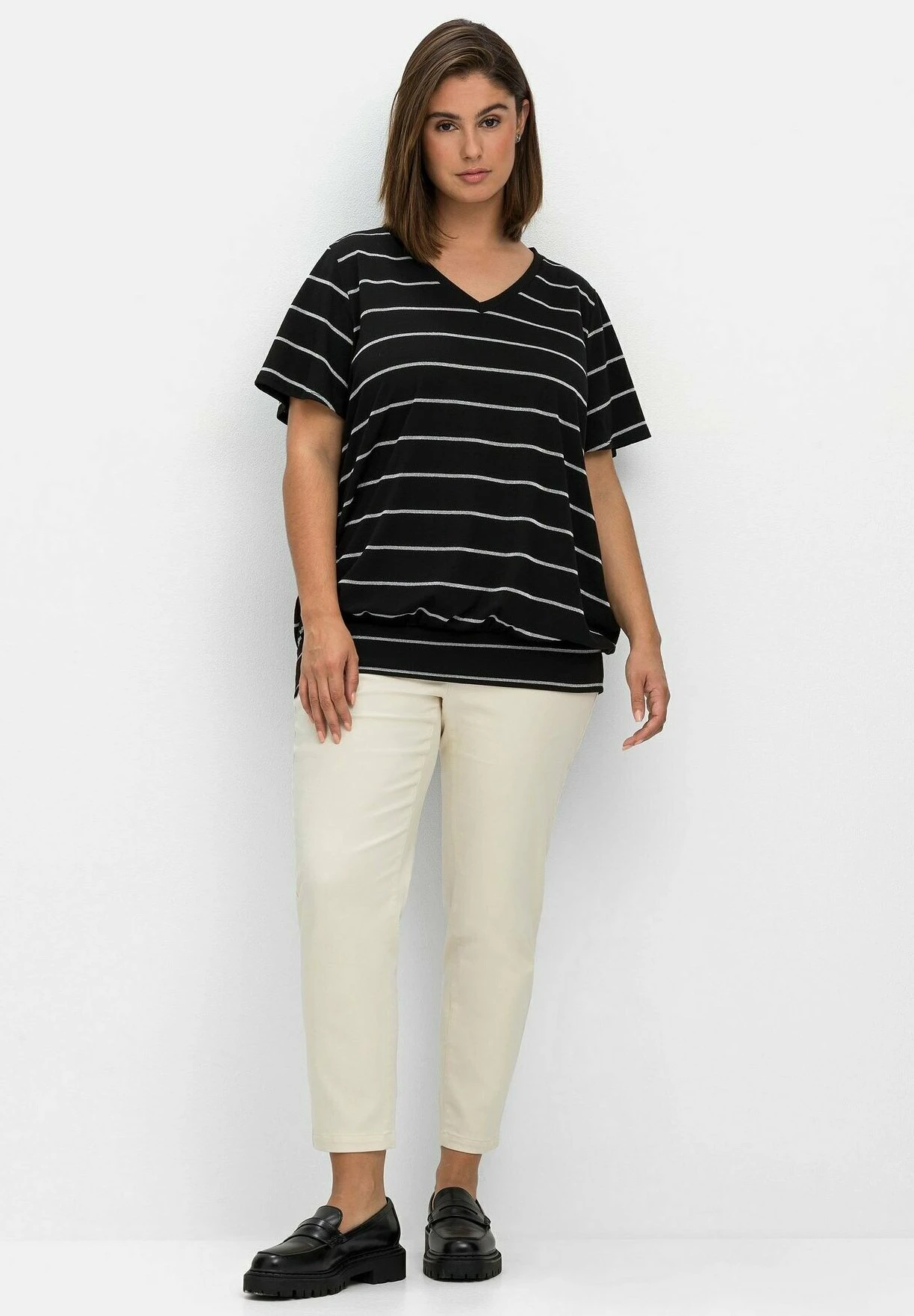 Sheego Camiseta Estampada - Schwarz 2 Sheego Camiseta Estampada - Schwarz - Imagen 2