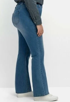 Sheego Vaqueros Bootcut - Blue Denim 7 Sheego Vaqueros Bootcut - Blue Denim -Sheego Ventas a2b7ed25ecb94e239750025d958f0fe7