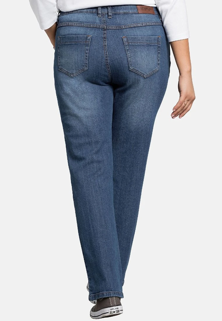 Sheego Lana - Vaqueros Bootcut - Blue Denim 3 Sheego Lana - Vaqueros Bootcut - Blue Denim - Imagen 3