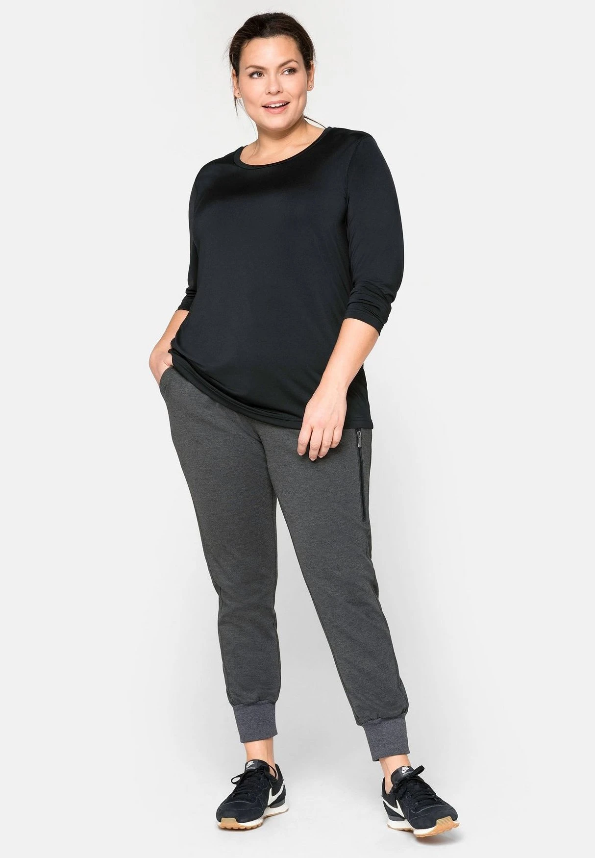 Sheego Camiseta De Manga Larga - Schwarz 2 Sheego Camiseta De Manga Larga - Schwarz - Imagen 2