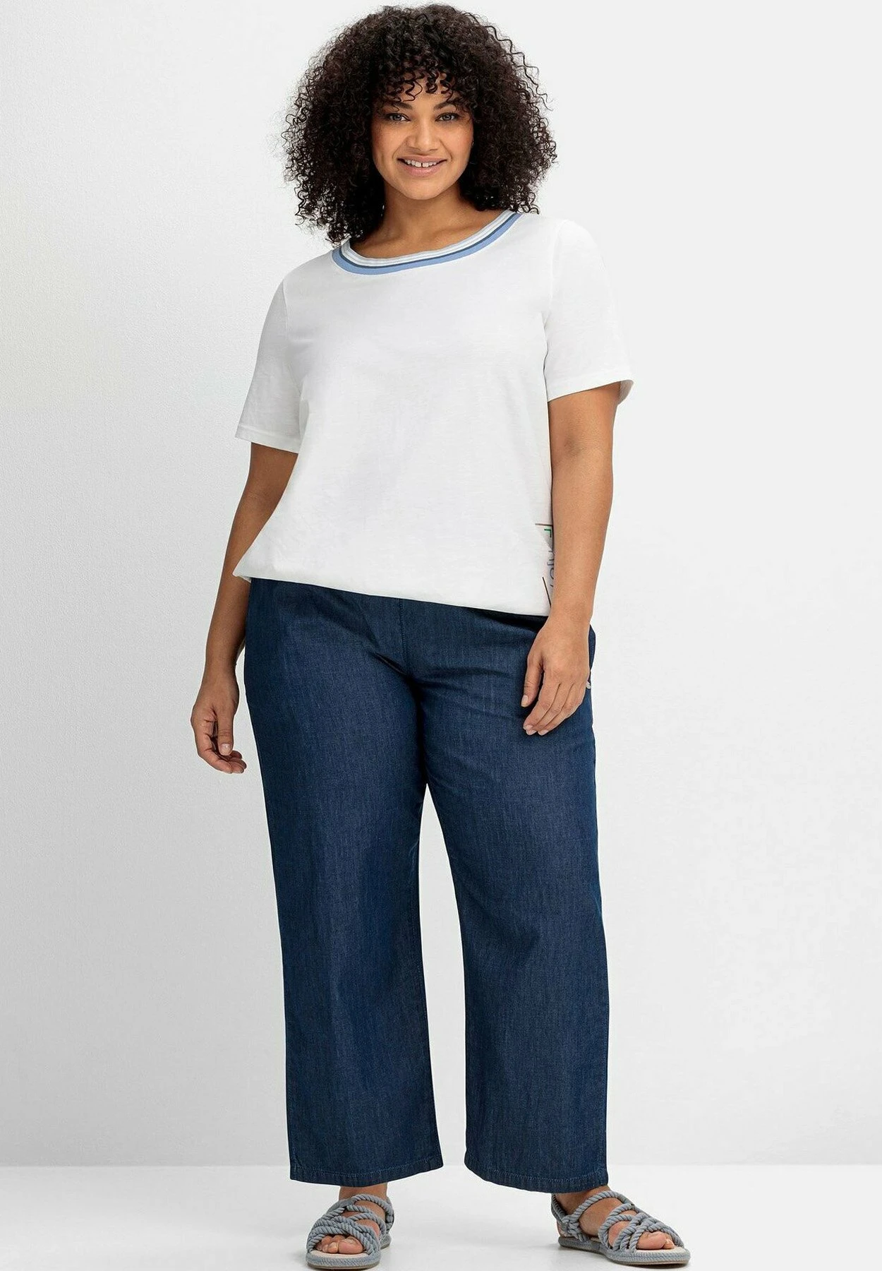 Sheego Vaqueros Rectos - Dark Blue Denim 2 Sheego Vaqueros Rectos - Dark Blue Denim - Imagen 2