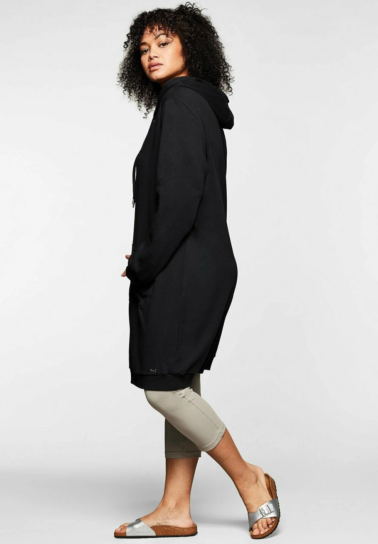 Sheego Vestido Informal - Schwarz 2 Sheego Vestido Informal - Schwarz - Imagen 2