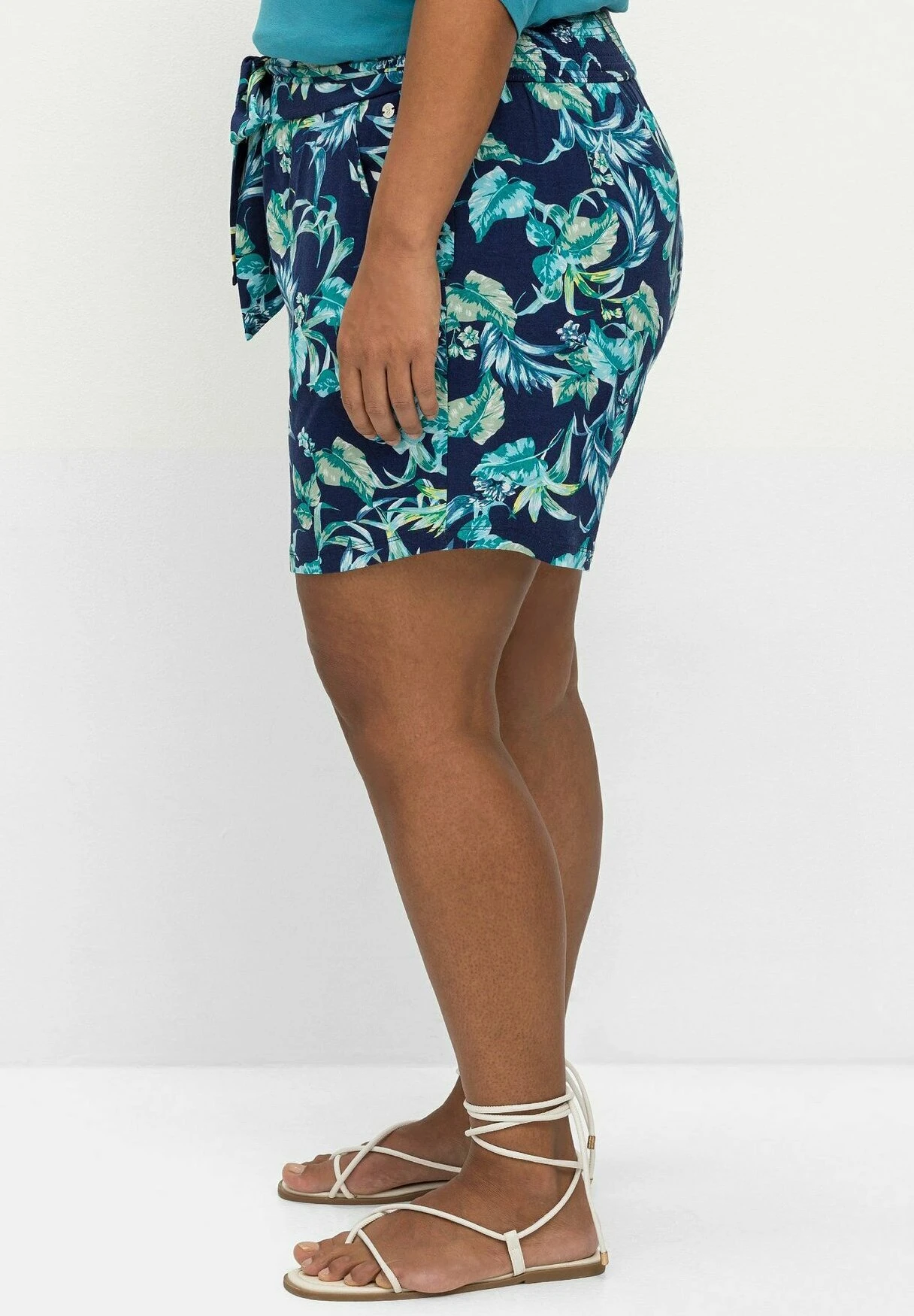 Sheego Strandshorts - Shorts - Marine Bedruckt 4 Sheego Strandshorts - Shorts - Marine Bedruckt - Imagen 4