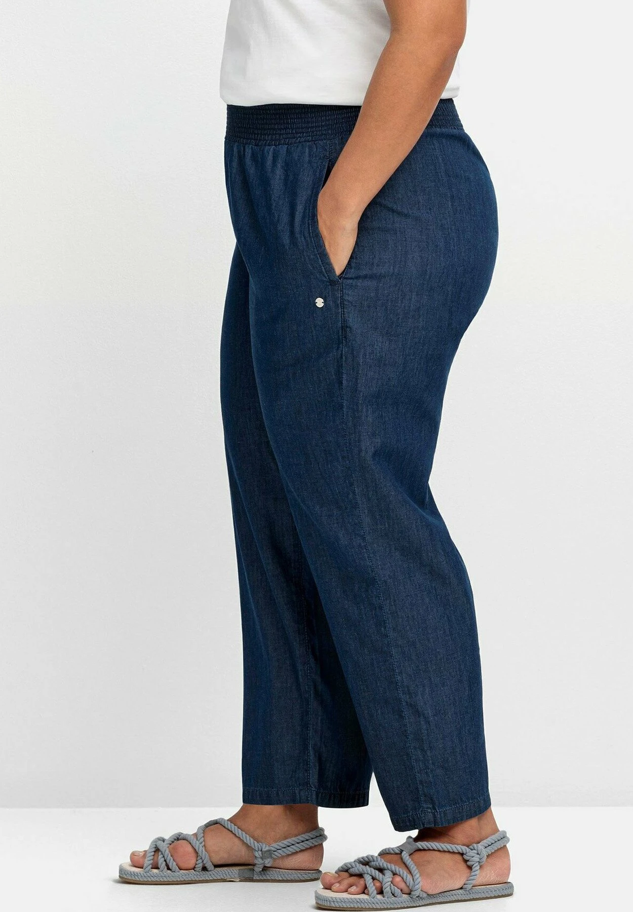 Sheego Vaqueros Rectos - Dark Blue Denim 4 Sheego Vaqueros Rectos - Dark Blue Denim - Imagen 4