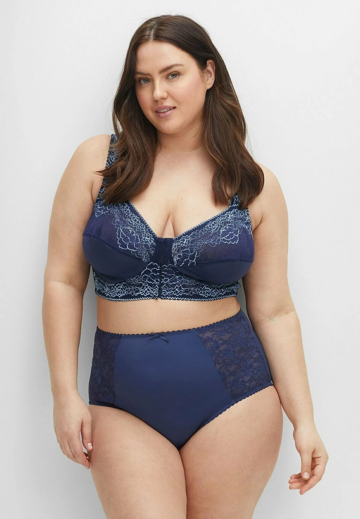 Sheego Bh - Sujetador Balconette - Dunkelblau 2 Sheego Bh - Sujetador Balconette - Dunkelblau - Imagen 2